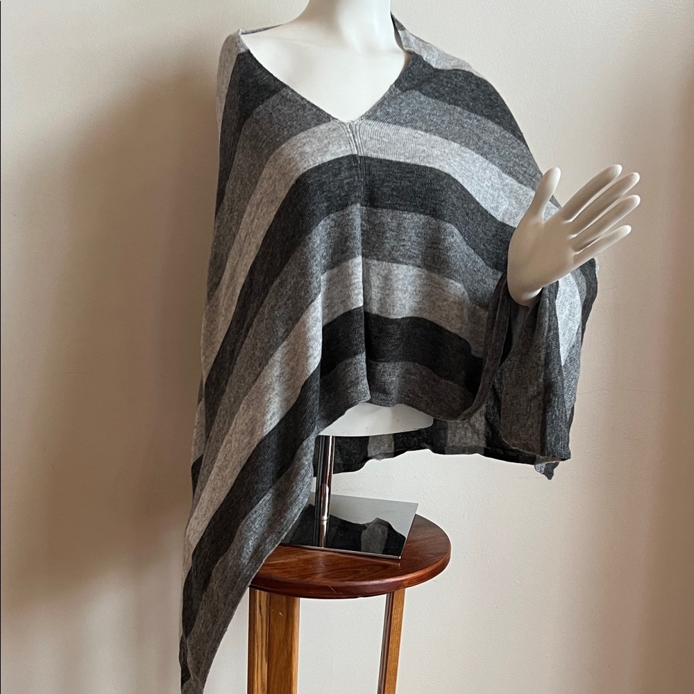 Cashmere Blend poncho hand made in Nepal